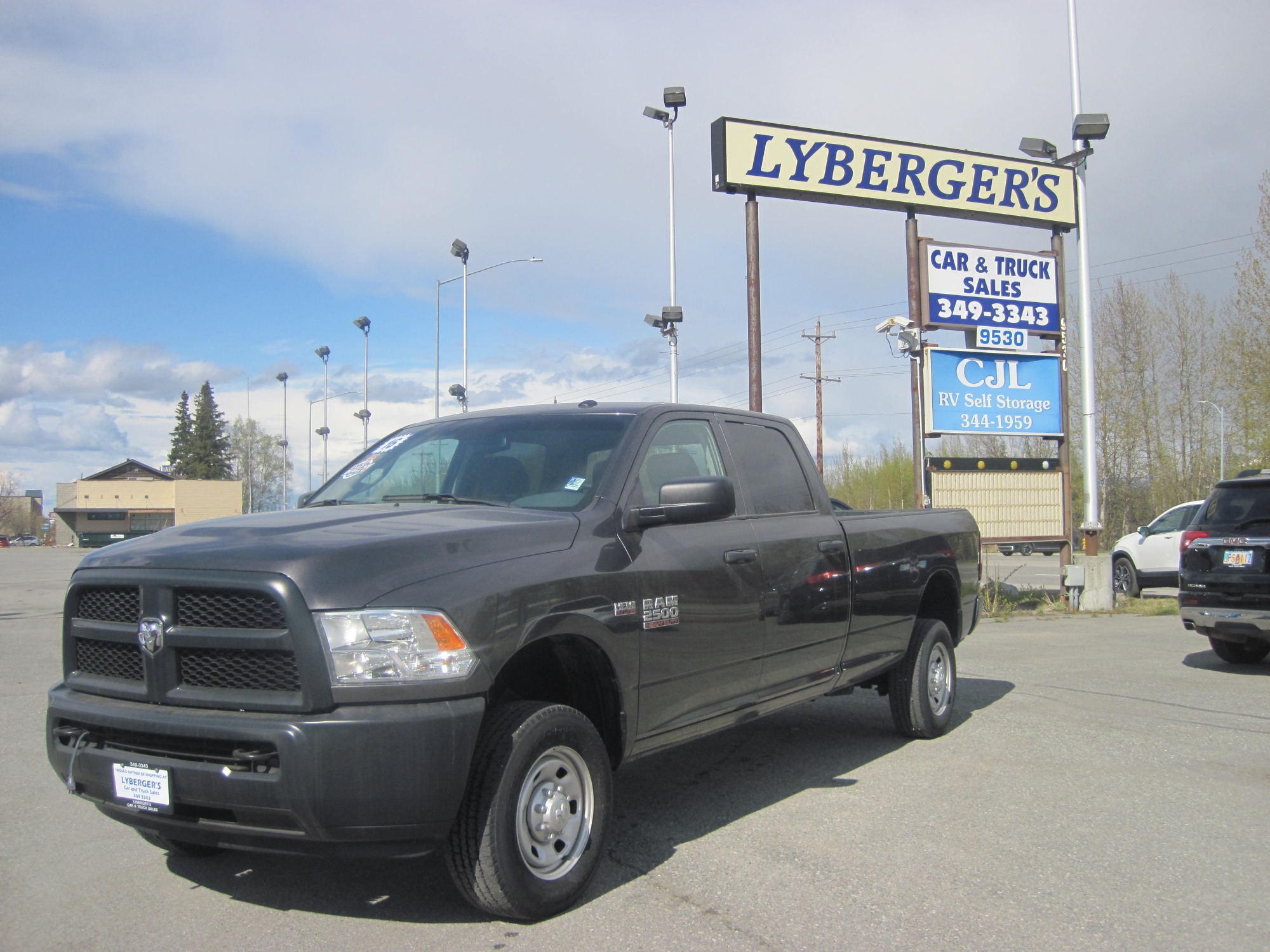 photo of 2016 RAM 2500 Tradesman Crew Cab LWB 4WD